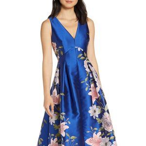 It has POCKETS!!!!!!!